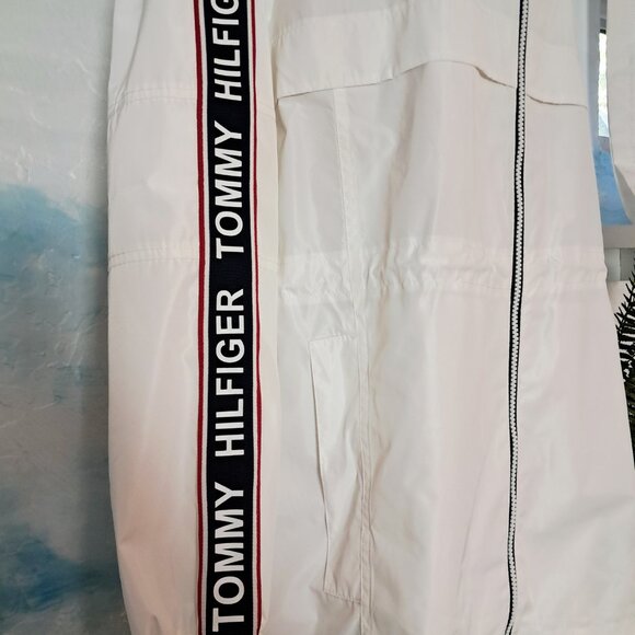 Tommy Hilfiger crisp white men's size XL windbreaker, NEW WITHOUT TAGS - Picture 3 of 6